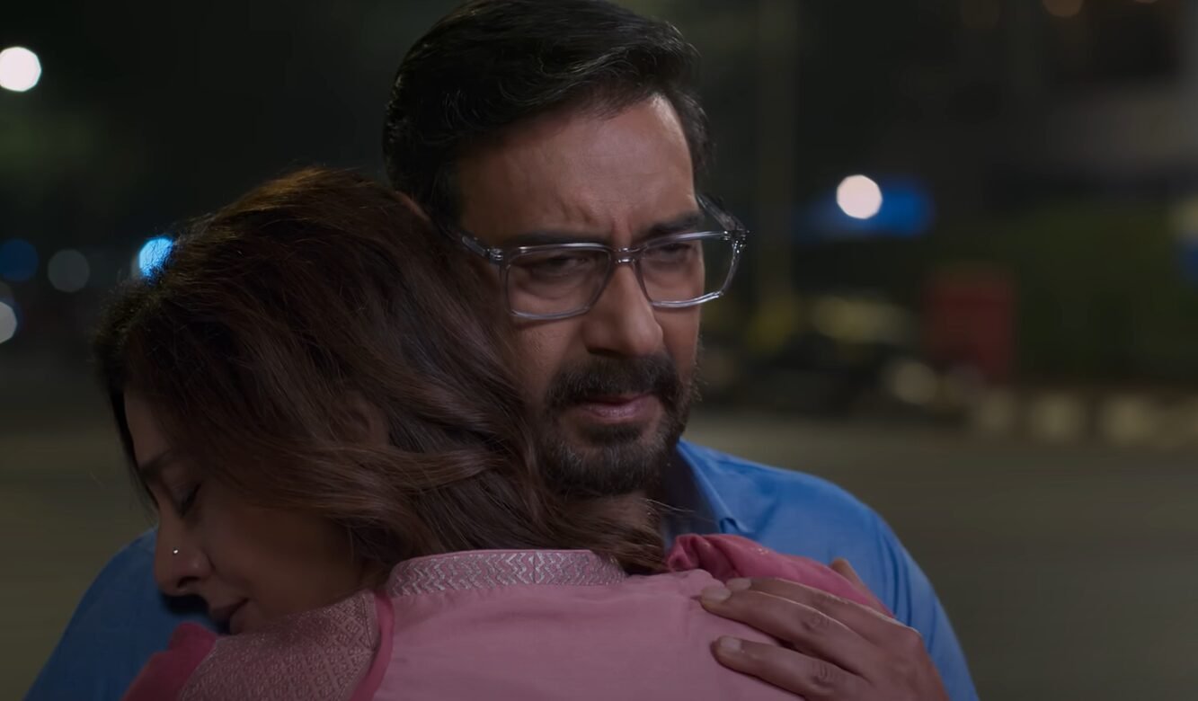 Ajay Devgn and Tabu in a poignant scene from Auron Mein Kahan Dum Tha, showcasing their effortless chemistry and emotional depth amidst a lackluster narrative.