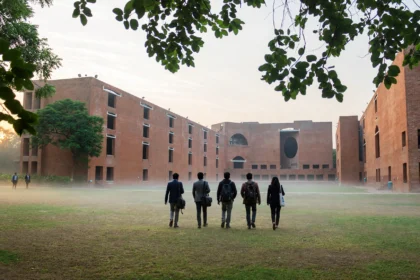 IIM Ahmedabad campus. Image generated from a reference photo: Perspectives, The Photography Club, IIM Ahmedabad / Wikimedia Commons (CC BY-SA 4.0).