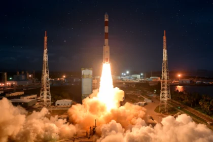 PSLV rocket lifting off from the launch pad at the Satish Dhawan Space Centre, Sriharikota. Photo: Indian Space Research Organisation / Wikimedia Commons (background composite).