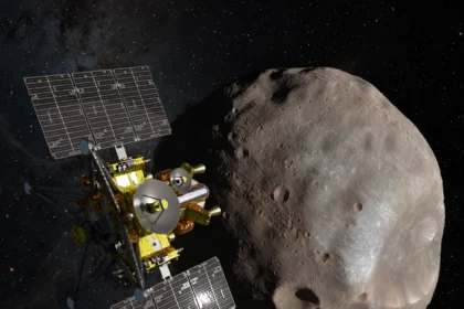 JAXA's MMX spacecraft approaching Mars' moon Phobos (illustration)