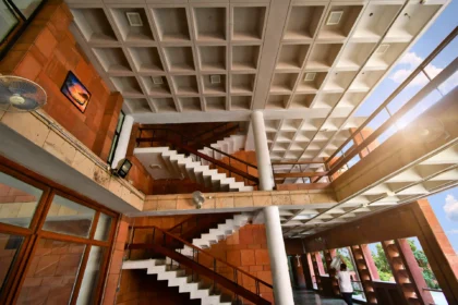 NCERT building, New Delhi (base photo: Wikimedia Commons, CC0)