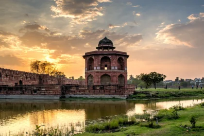Purana Qila, Delhi. AI-generated image grounded in a real reference photo by Slyronit / Wikimedia Commons (CC BY-SA 4.0).